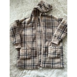 Koolaburra by UGG Jacket with hoodie - size S